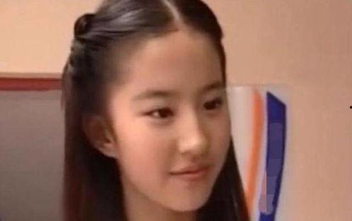 娱乐吃瓜刘亦菲,娱乐圈的瓜田,她如何成为焦点女神?